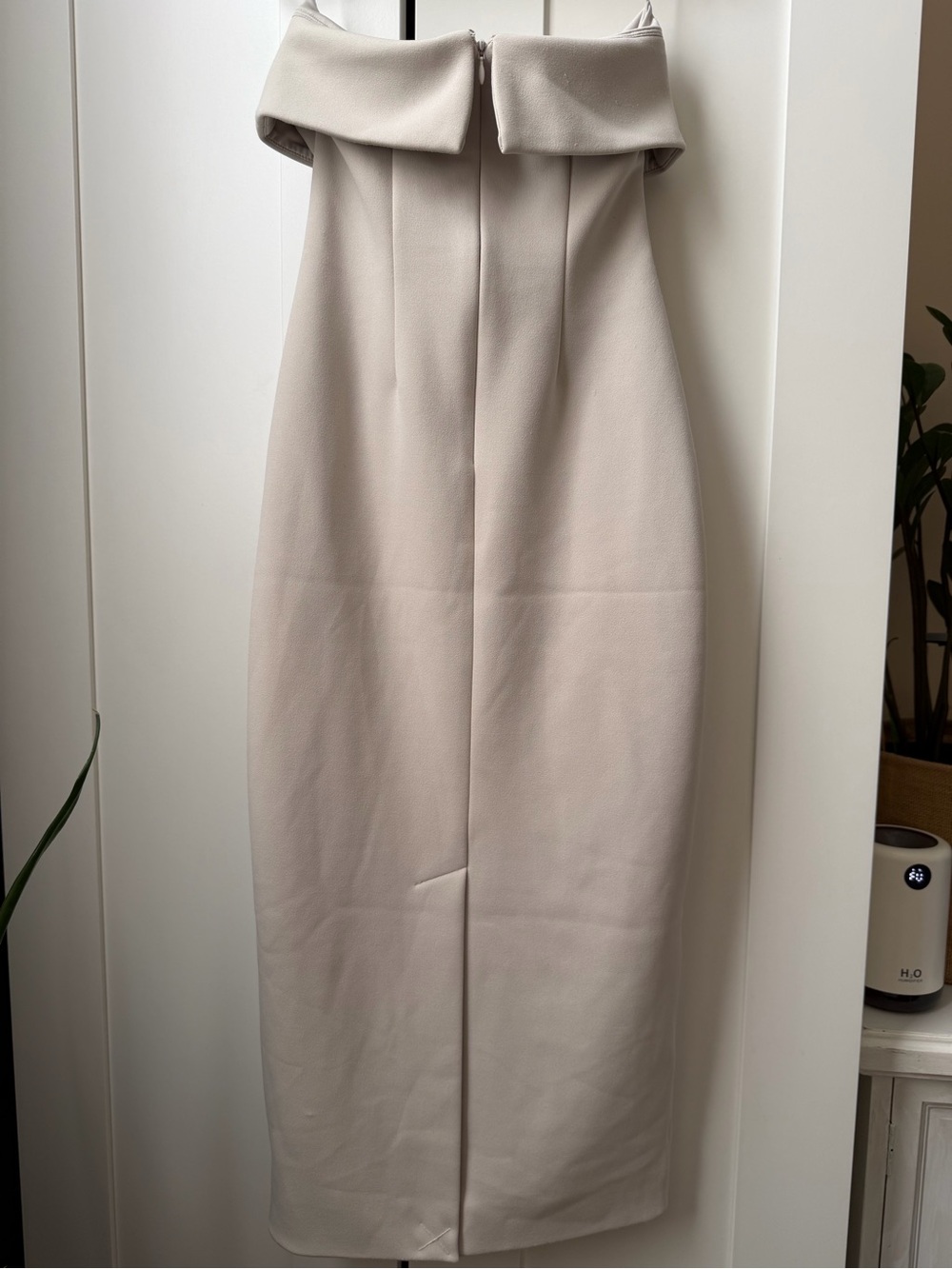 Babaton Eyecatcher Dress in Matte Pearl - Picture 2 of 4